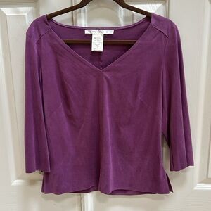 Max Studio Ultrasuede vneck top size M